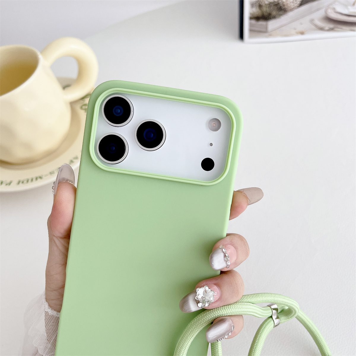 Etui na telefon z paskiem na s – Silicone Liquid Case recenzja i cena