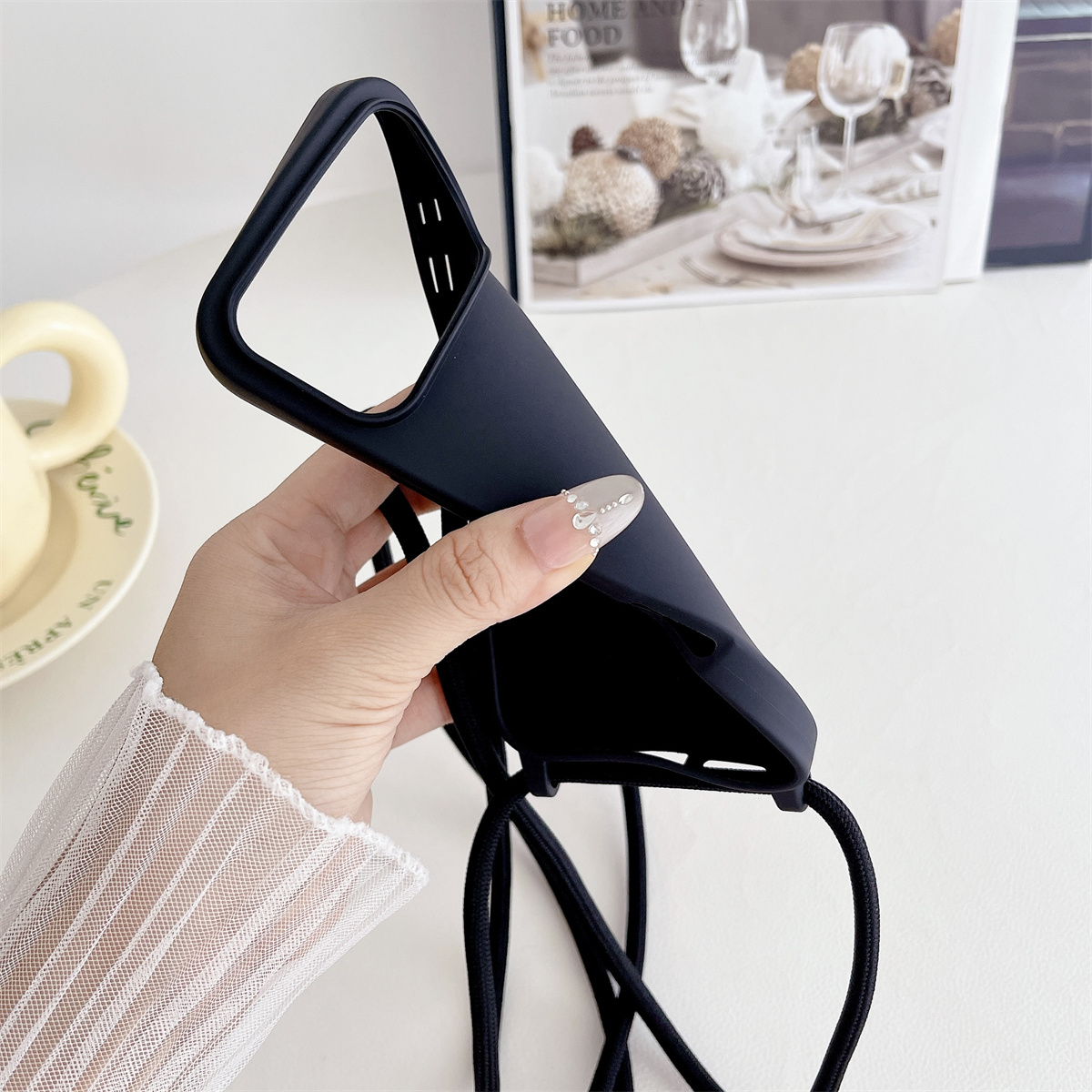 Etui na telefon z paskiem na s – Silicone Liquid Case recenzja i cena